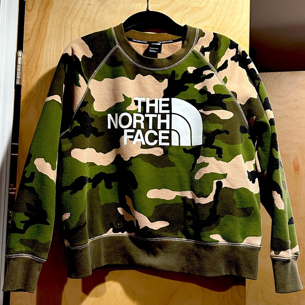 North Face camo sweatshirt - women’s large